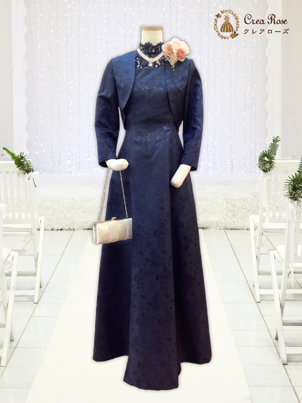 バラが全身に輝き首元がエレガントに隠れる正礼装マザーズドレス／クレアローズ