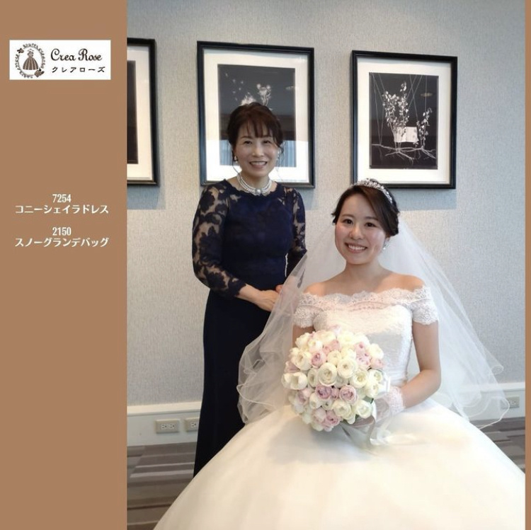 首元がエレガントに隠れる正礼装マザーズドレス／クレアローズ