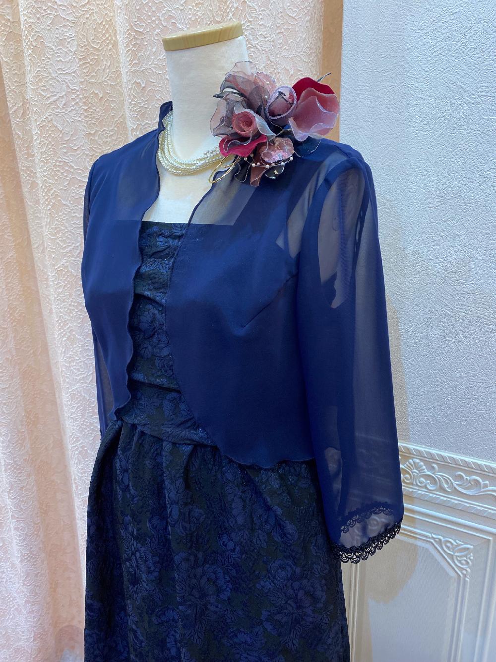 横浜元町　【アンナモナコ＋ファシルベールボレロ】背が高いお母様のシンプルドレスに