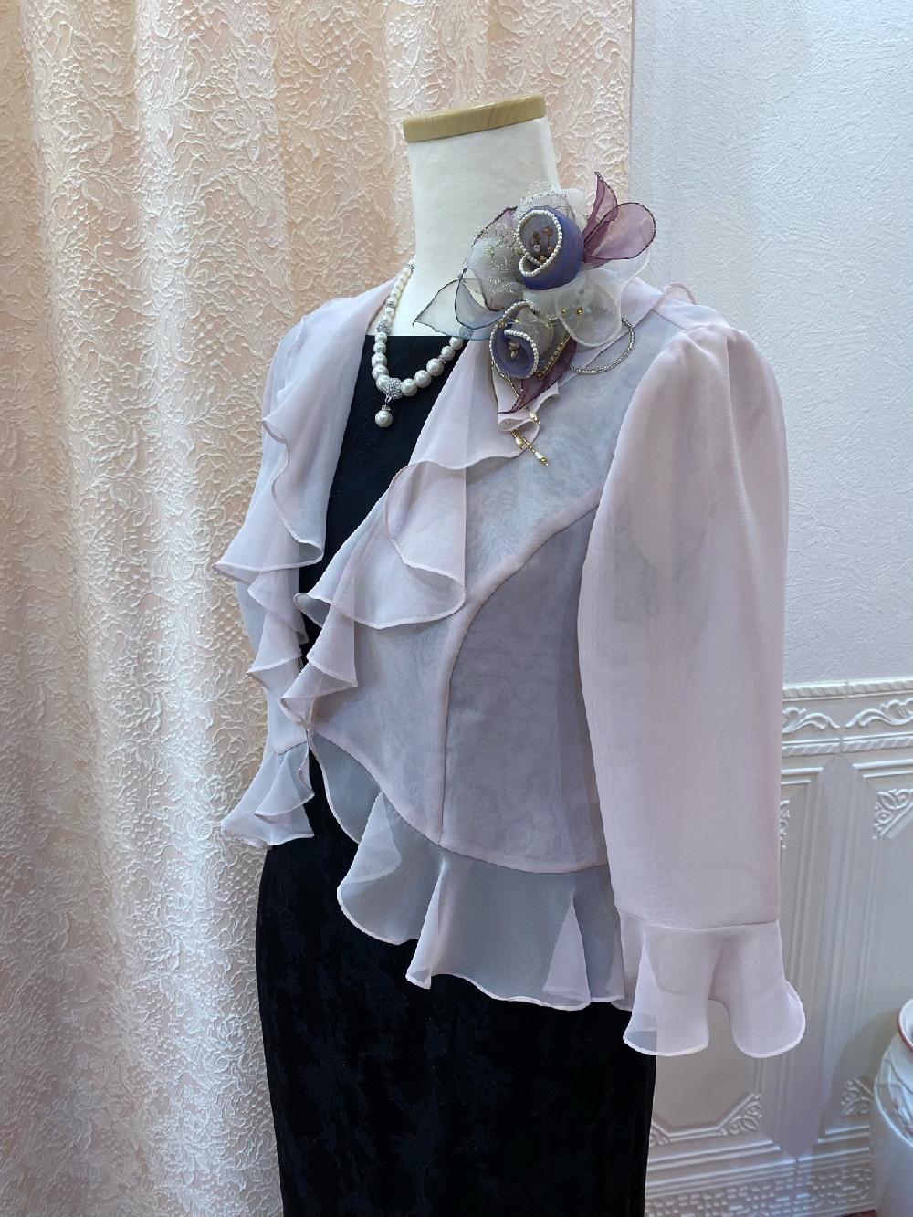 横浜元町　マーメイドのシルエットが綺麗なロングドレス【シャマーラブラックドレス＋クレーミーピンクボレロ】女性らしさと品の良さを感じる準礼装