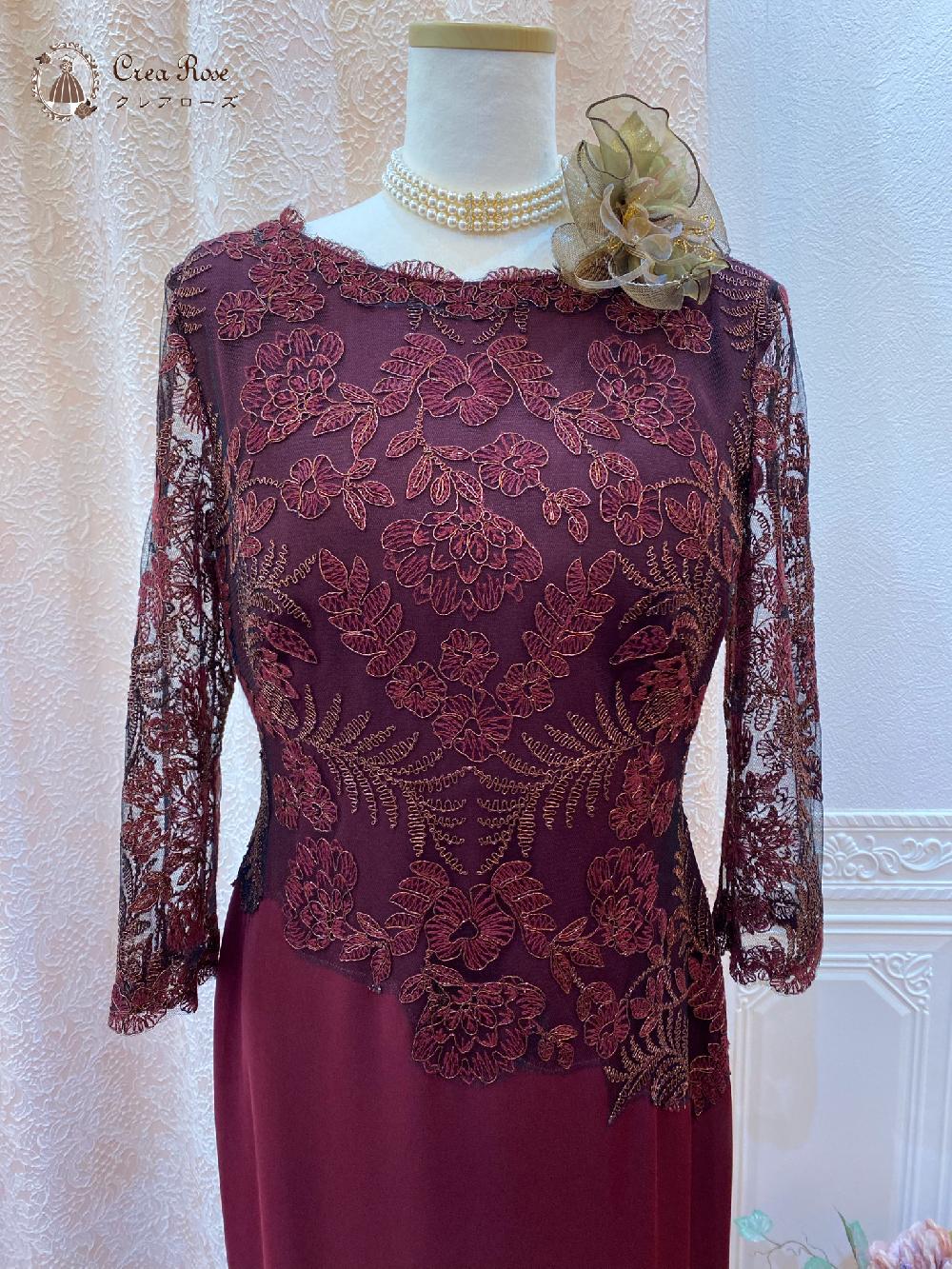 横浜元町　13号の正礼装ドレス【ヴィーナスレッドドレス】ワインレッドが印象的なドレスは新郎新婦お母様やミセスのパーティに