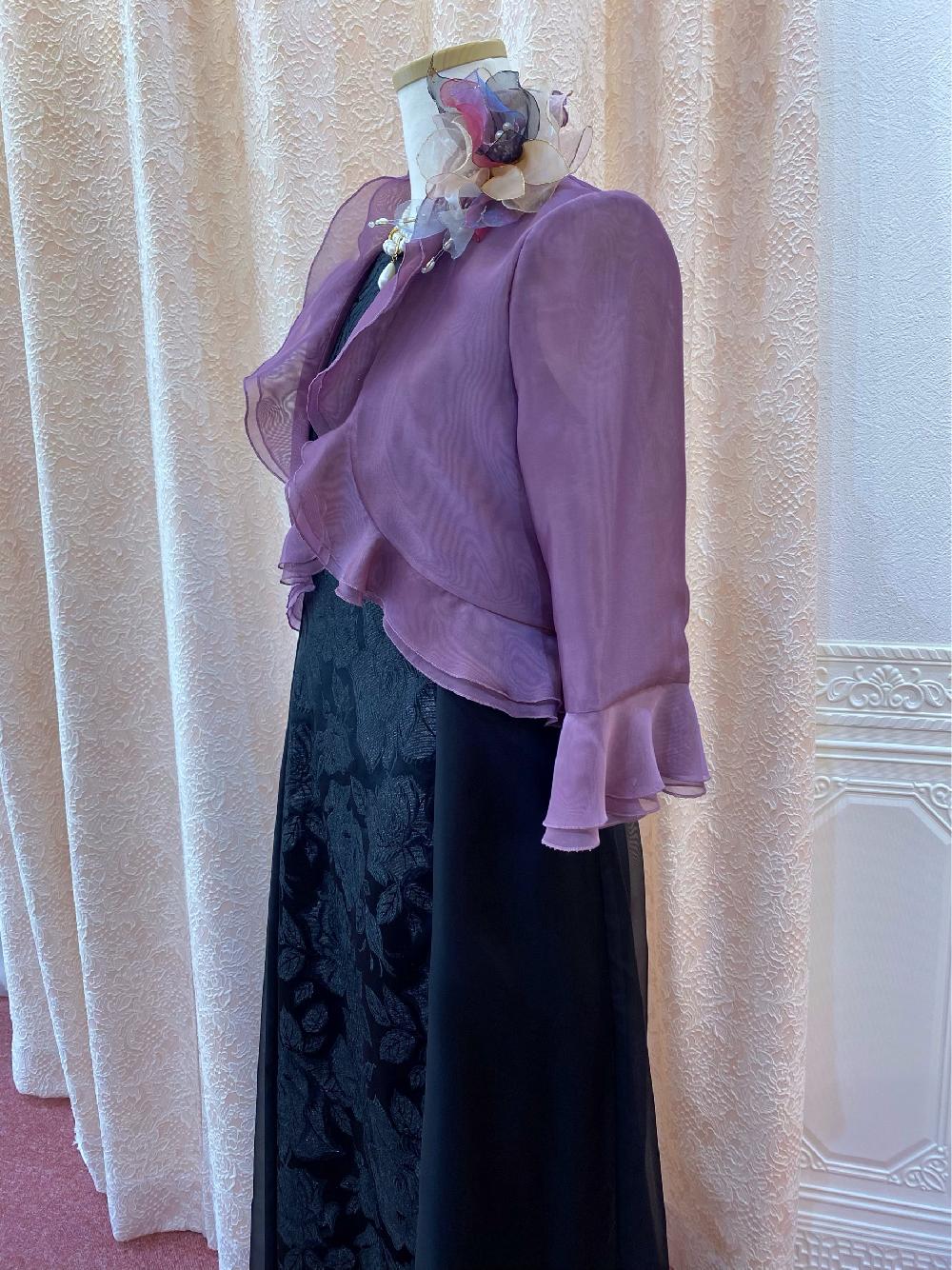 横浜元町 縦ラインに咲く薔薇が印象的なオリジナルロングドレスとボレロ【ヴィーナスドレッシー＋ベリカパープルボレロ】パーティーやマザードレスにお勧めロングドレス