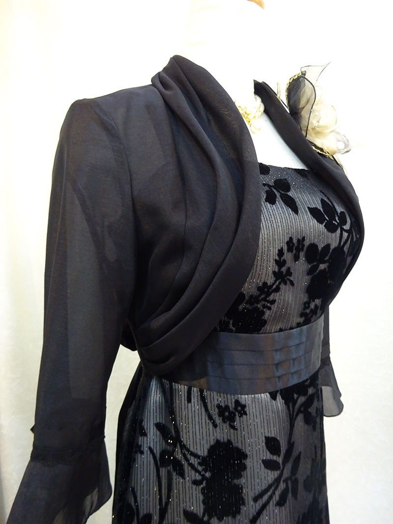 【フルール・ウェンディードレス】背中のリボンがアクセント お母さまに