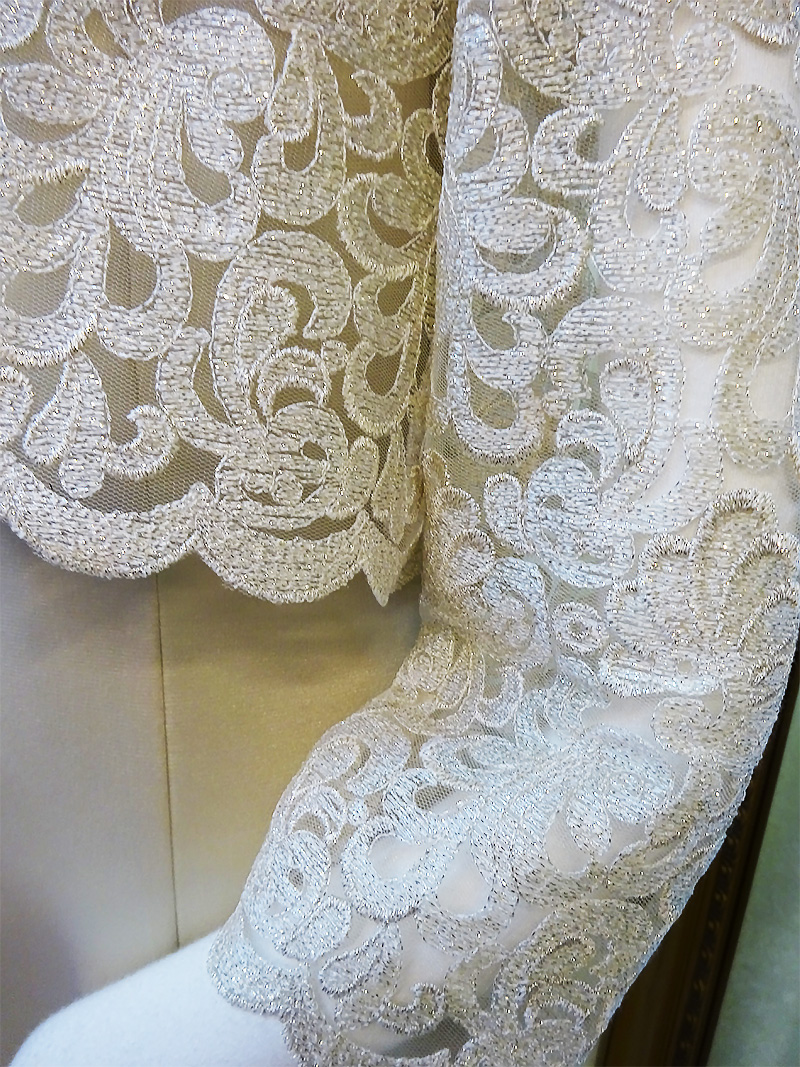 明るく輝く好印象ドレスアップ・スタイル【モナリクィーンドレス＋クラランスボレロ】30～70代の結婚式や格式高いパーティーに