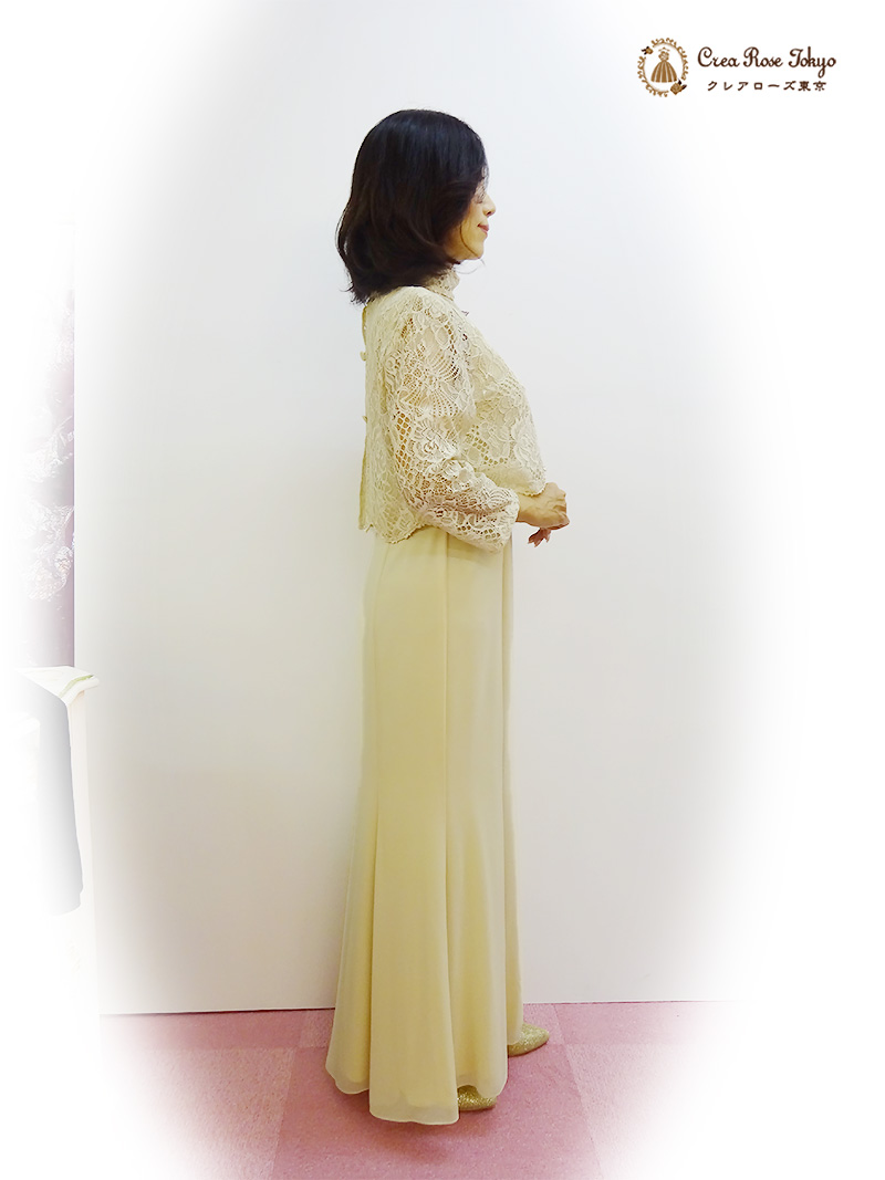 やさしいクリーム色の日本製ロングドレス【ユミ・クラシカルドレス】ミセスの結婚式やパーティーに