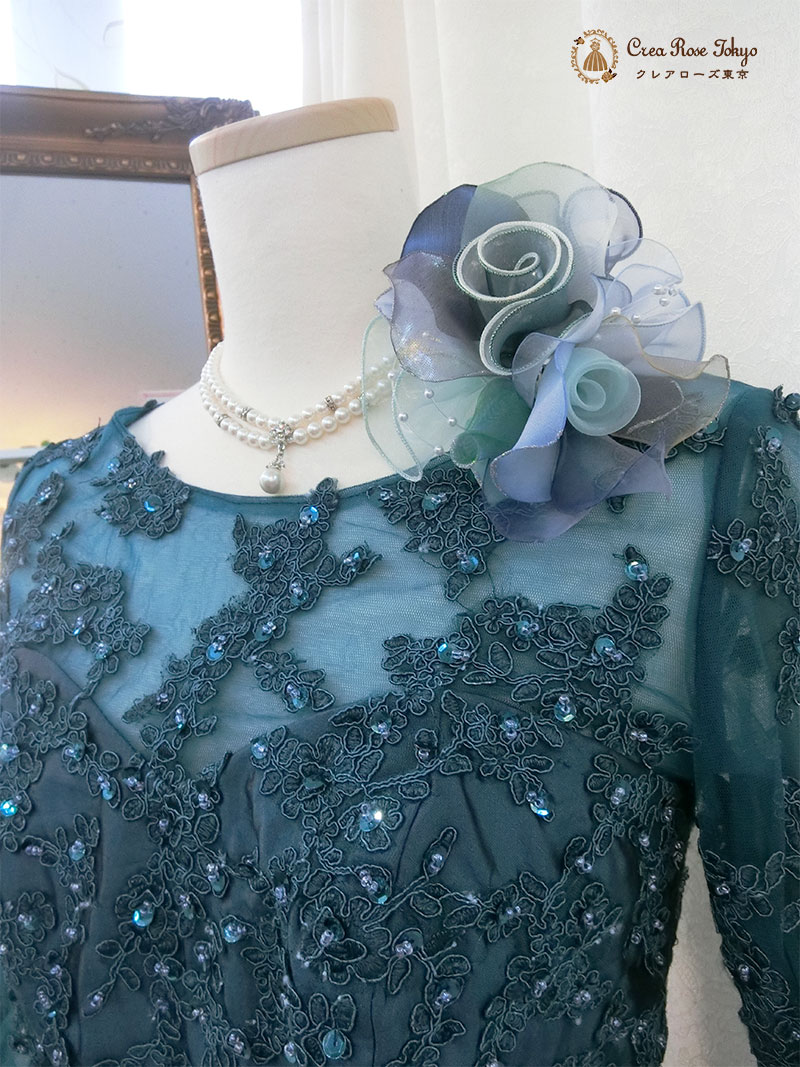 夏の結婚式に映える鮮やかなグリーン色の正礼装【ルイ・フィリップ】華を添える、オリジナルマザーズドレス