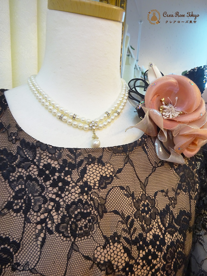 艶やかな黒レースの奥にオレンジが透けるヴィンテージマザーズドレス【シエルオランジェドレス】7号の方・50代ミセスのパーティー