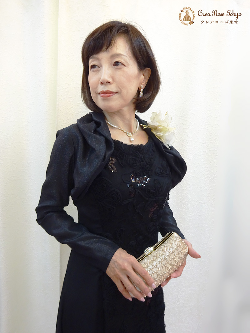 浅草本店【ビバリーコサージュ：イエローベージュ】柔らか配色のコサージュで、ミセスの胸元を上品に演出