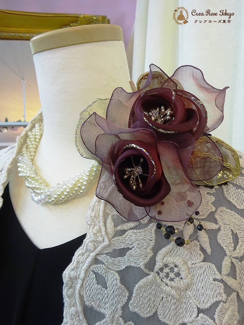 横浜元町　うず巻くパールにひと筋のビジューが新鮮【エレガントチョーカー】さりげなく個性をアピールしたい方に