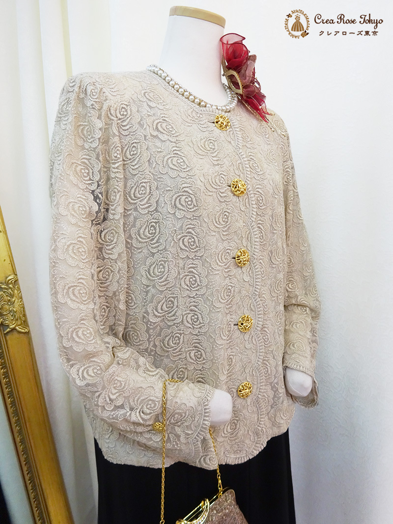 落ち着いたベージュ地一面に咲く優雅なバラ【アムールローザジャケット】結婚式・パーティーのおばあ様に