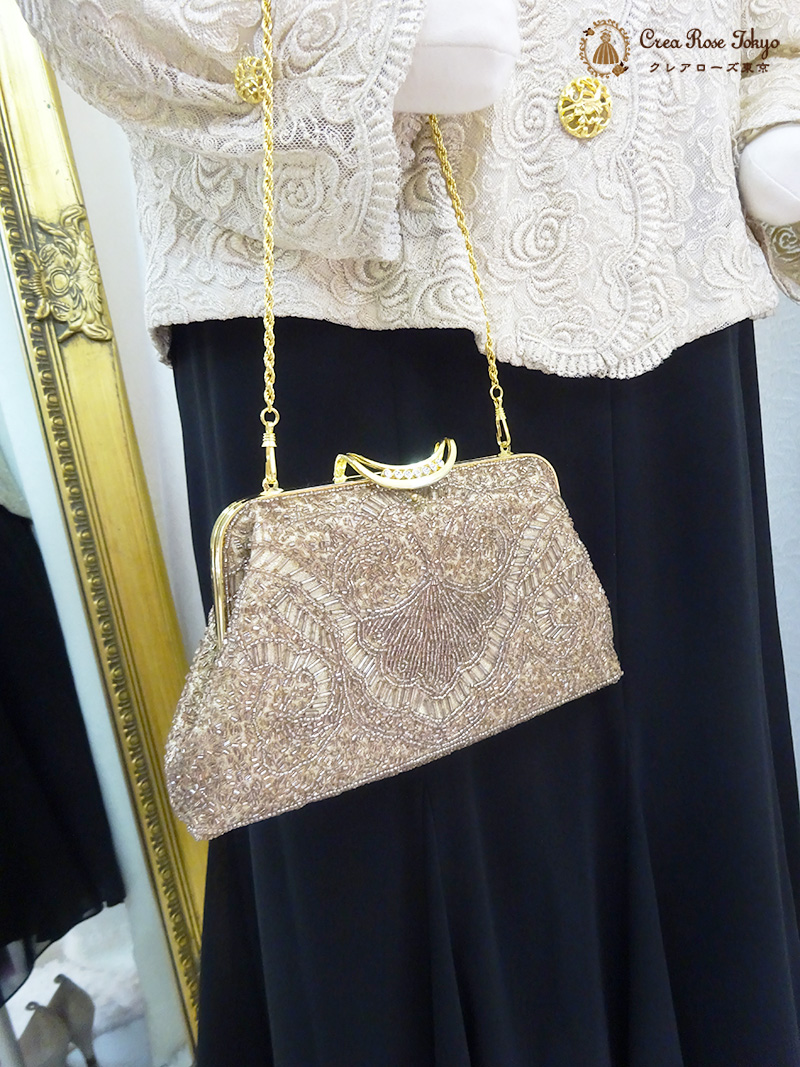 落ち着いたベージュ地一面に咲く優雅なバラ【アムールローザジャケット】結婚式・パーティーのおばあ様に