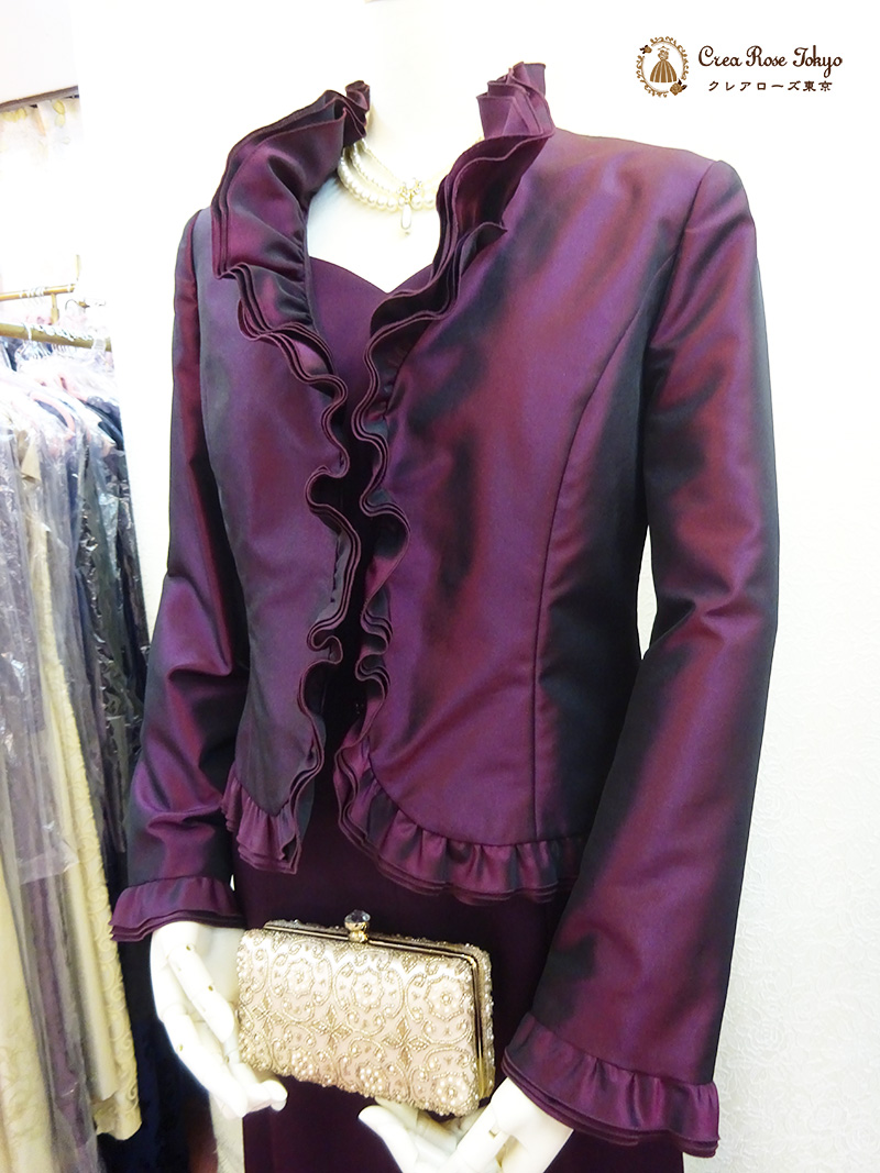 叙勲など、最高のステージを高貴な紅紫で彩る【チェルシーアダージョ＋ヴァンビーノジャケット】9号の方、こだわりの正式ドレススタイルに