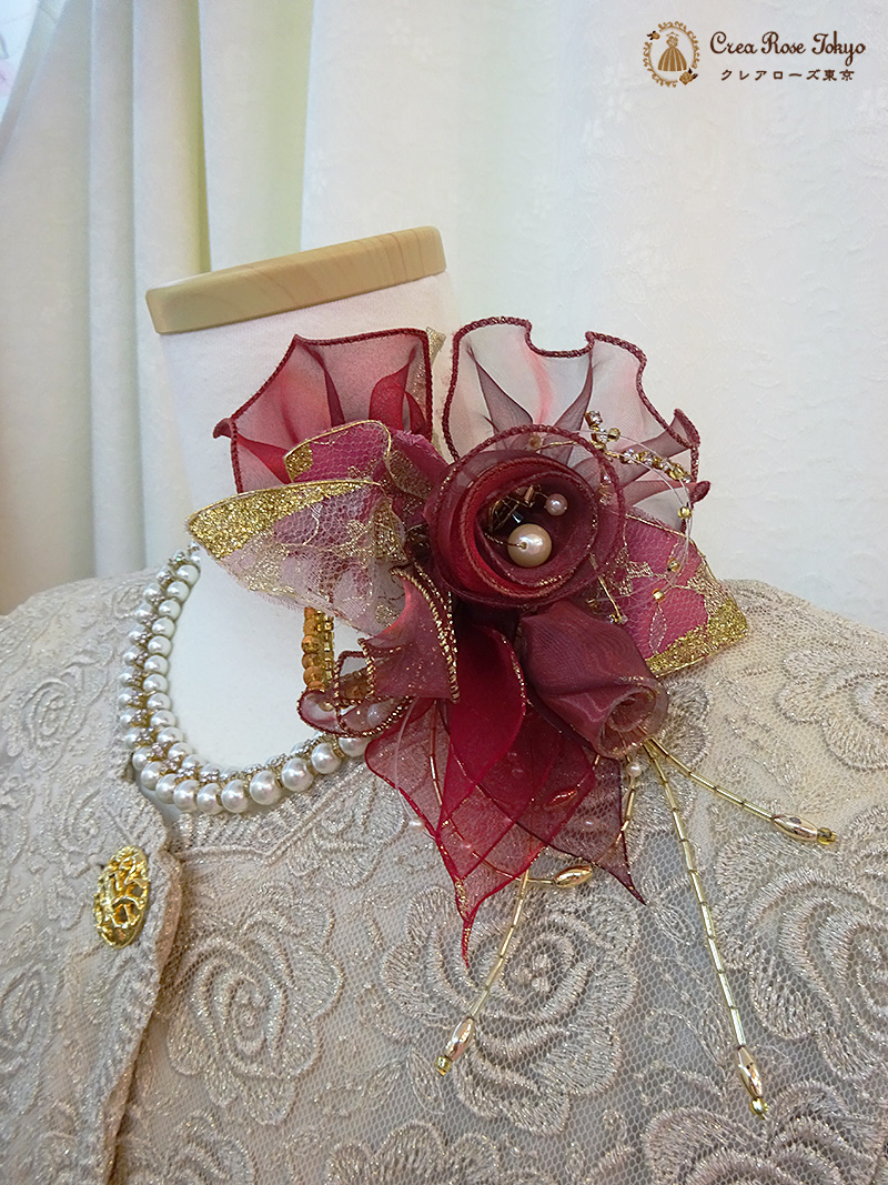 バラの総模様にふんわり揺れる裾が魅力的【クラリネットレディドレス＋アムールローザジャケット】結婚式・パーティーのおばあ様に