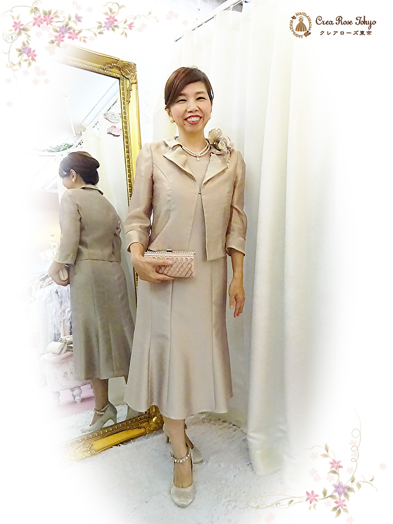 柔らかに輝くシャンパンゴールドが祝宴の華に【マキアドレス＋モアラジャケット】ミセスの結婚式やパーティーに