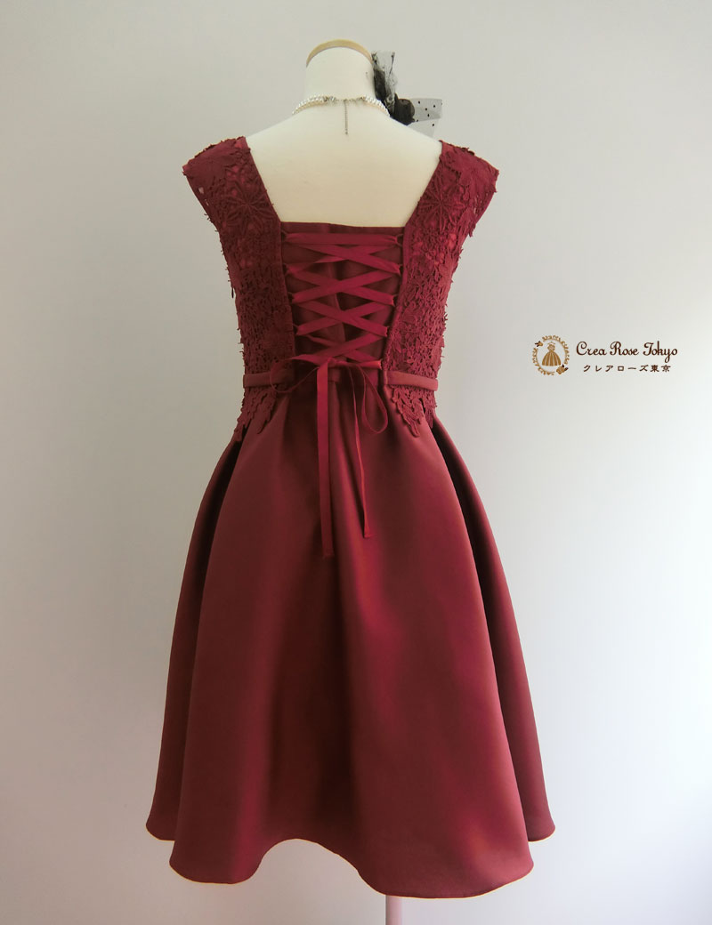 長めのパーティードレス[ミルザ]レースが素敵な深い赤のドレス