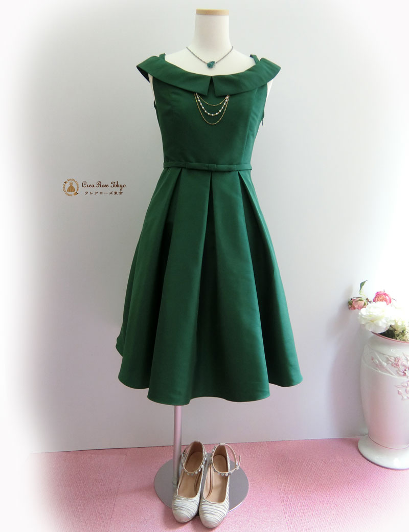 [アシュリーグリーン]ラインがキレイなおすすめパーティドレス