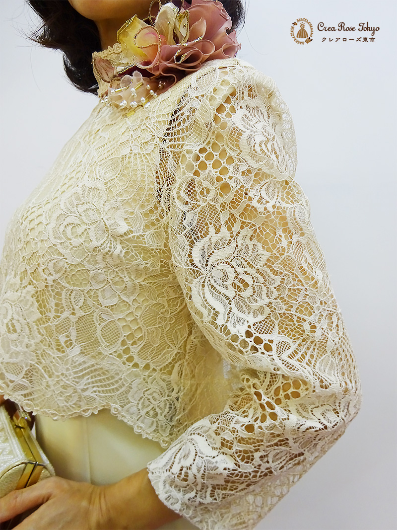立ち襟が人気！総レースと穏やかな色合いで、装いを優雅に【メイサースボレロ】ミセスの結婚式やパーティーに