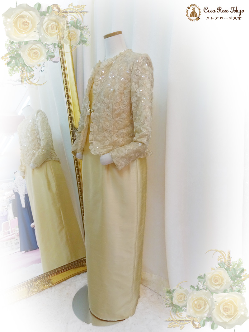 スパンコールが輝くバラの総刺繍【スプリングローザジャケット】ミドル世代のジャケット着用ドレスアップに