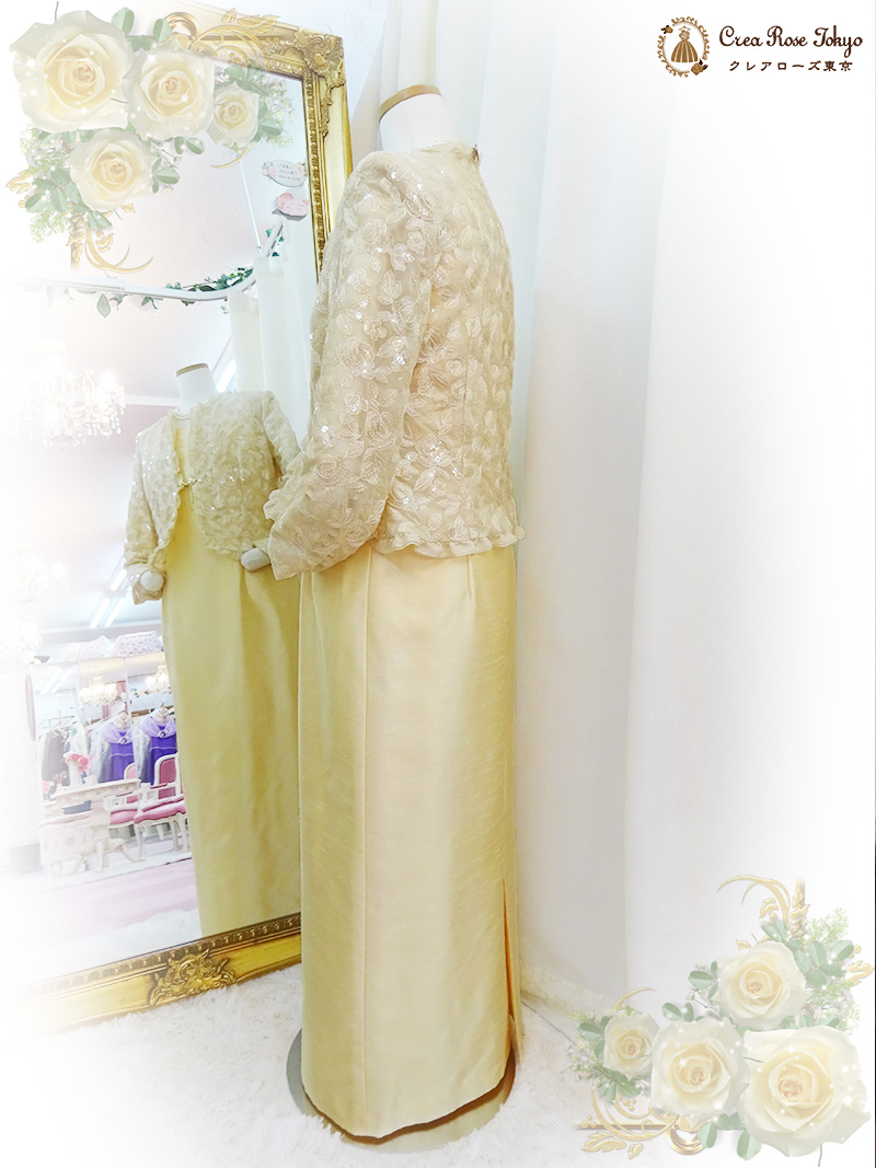 スパンコールが輝くバラの総刺繍【スプリングローザジャケット】ミドル世代のジャケット着用ドレスアップに