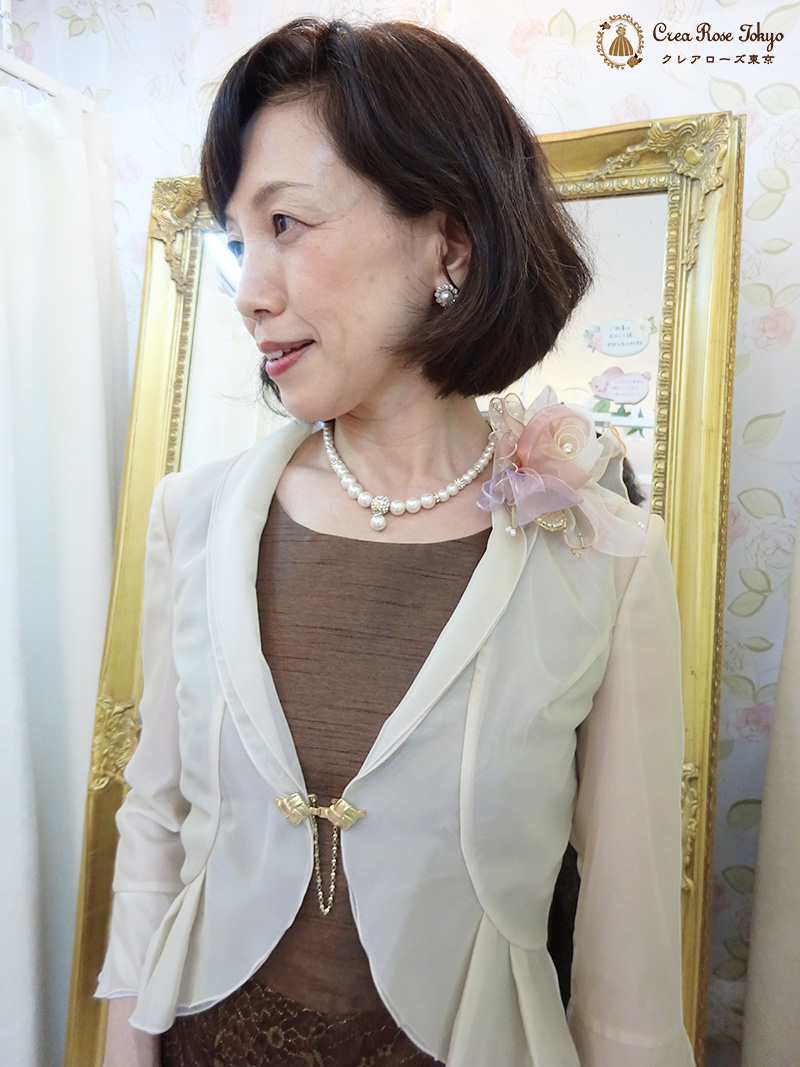 日本製の柔らかいベージュカラーボレロ【マミールボレロジャケット】 ミセスにおすすめ