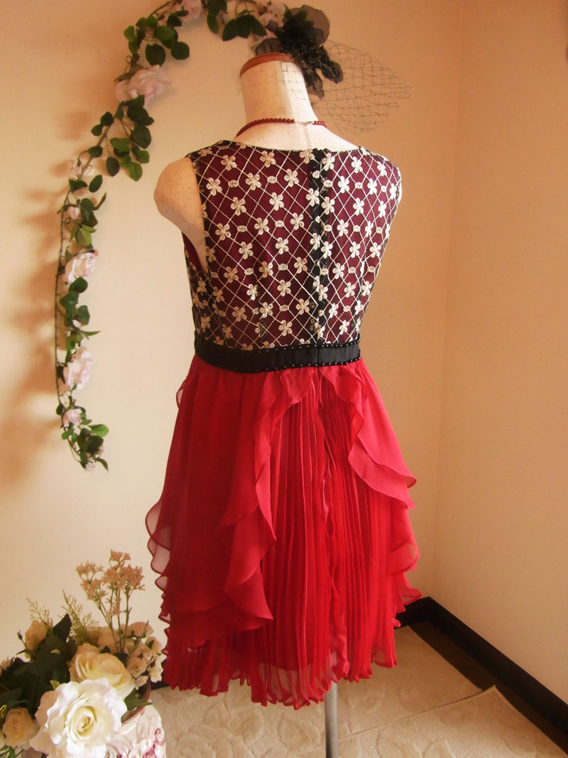 [ベルリーナ]赤×ブラックパーティーワンピースドレス　ゲストドレス　Mサイズ