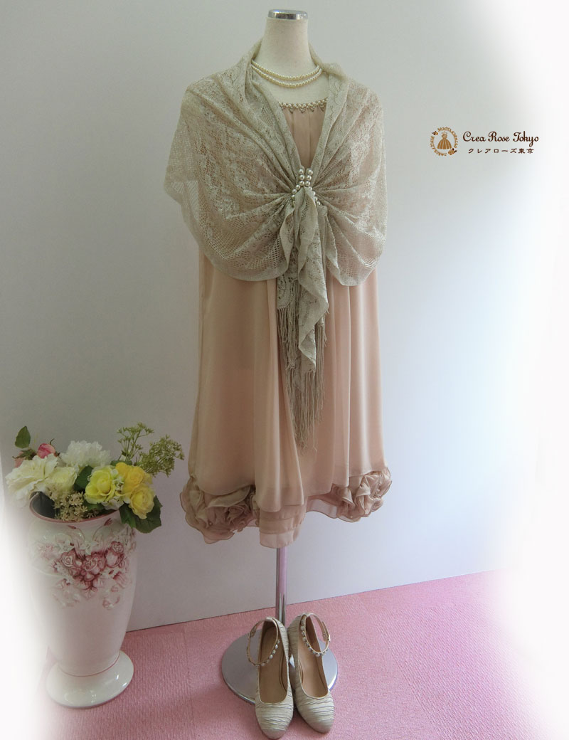 [エリーゼ]裾のバラがフェミニンなフリーサイズドレス