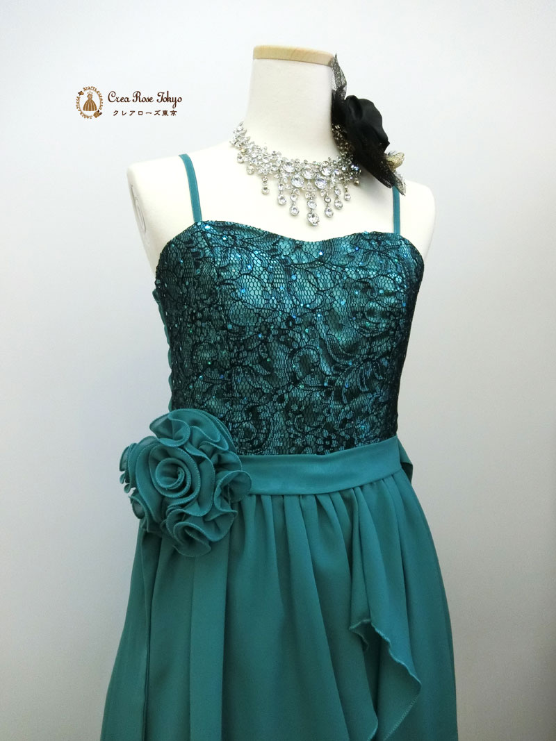 [カサンドラ]ミセスの発表会にも！舞台映えのするエメラルドグリーンドレス
