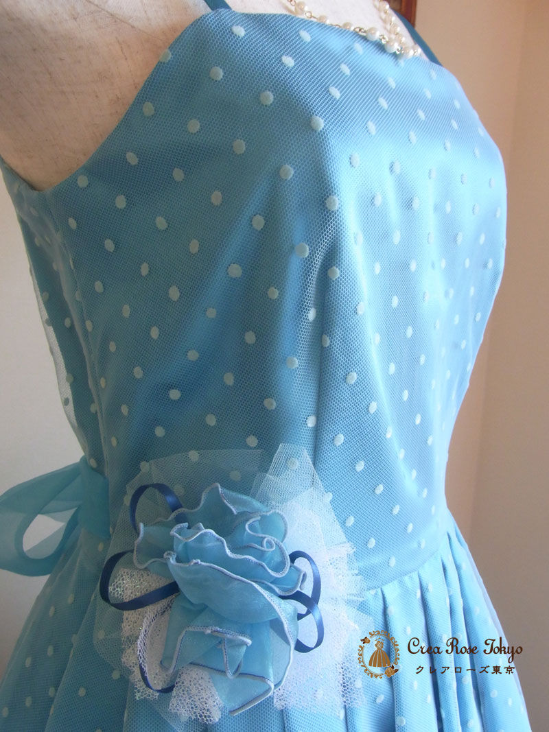 [ロゼット]水玉ブルーのロングドレス：ケープ付き　９号