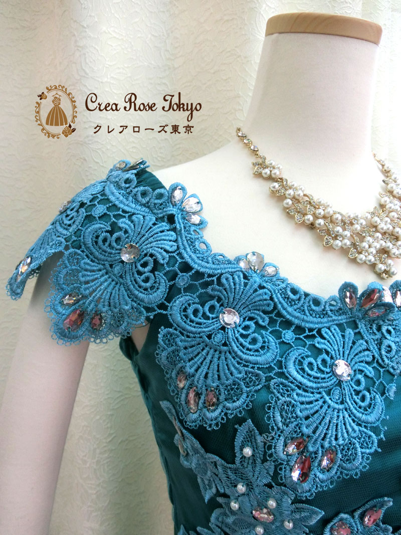 [シャングリラ]ミセスの発表会にも！刺繍がキレイな舞台映えドレス