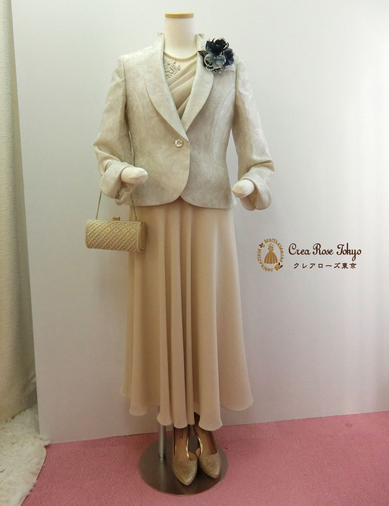 【ジュリエットコサージュ：ネイビー】ジャケットが映えるブーケフラワー