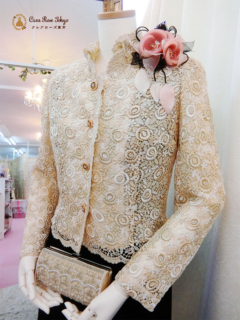 【ビバリーコサージュ：ピンクオレンジ】ジャケットが映えるブーケフラワー