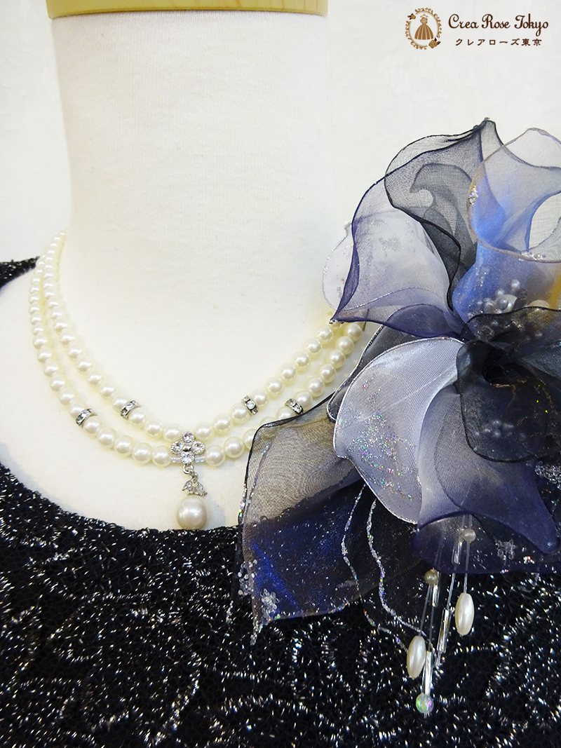 【ビバリーコサージュ：ブラック】落ち着いた色合いのブーケフラワー