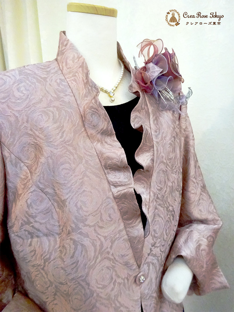 ミセスを華やかに引き立てる【ビバリーコサージュ：ボルドー】