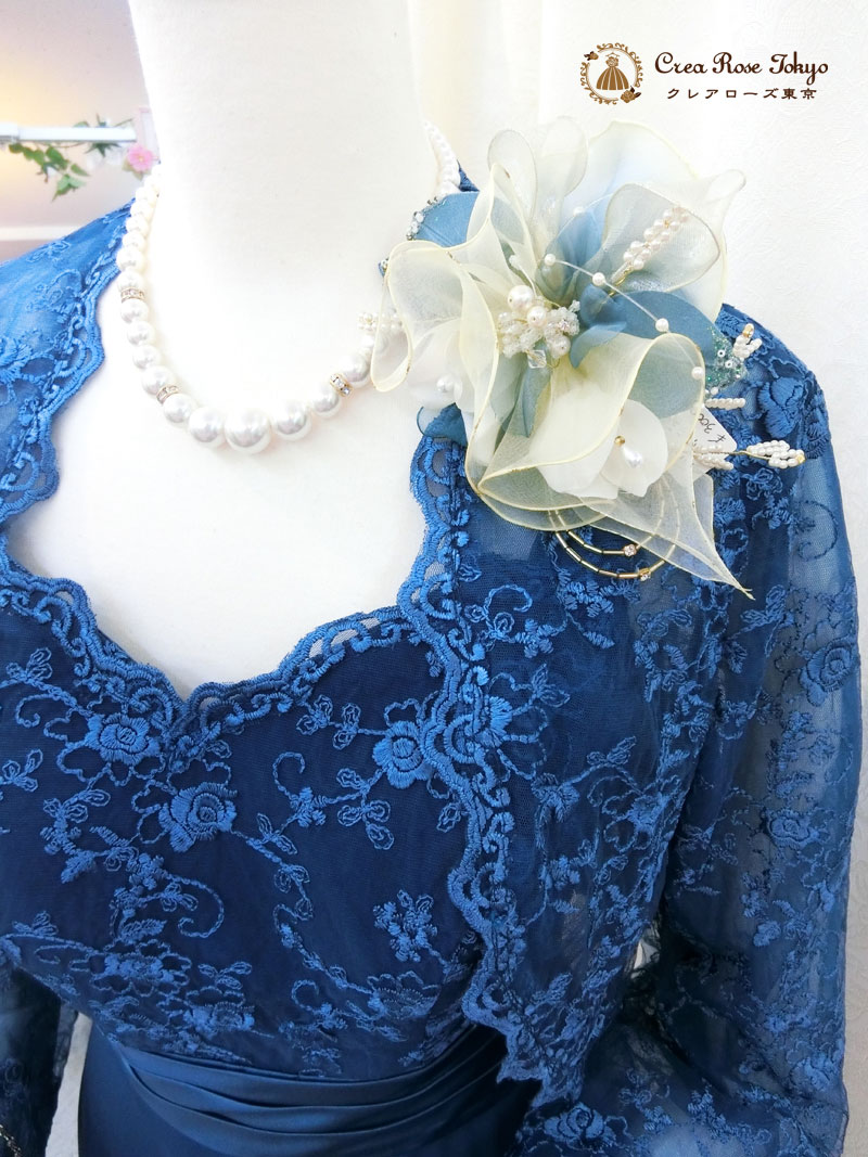 【ビバリーコサージュ：イエローブルー】ジャケットが映えるブーケフラワー