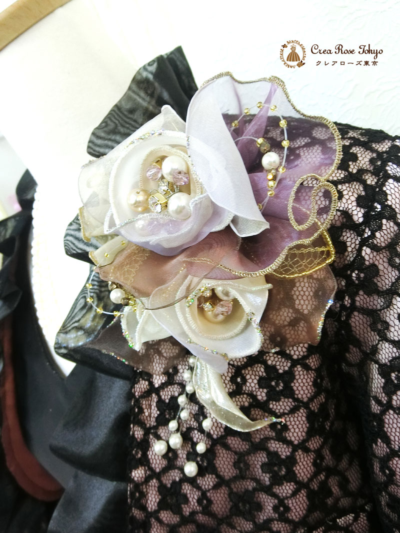 【ビバリーコサージュ：ゴールドパープル】ジャケットが映えるブーケフラワー