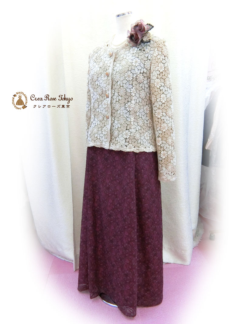 【ビバリーコサージュ：ボルドーブラック】ジャケットが映えるブーケフラワー