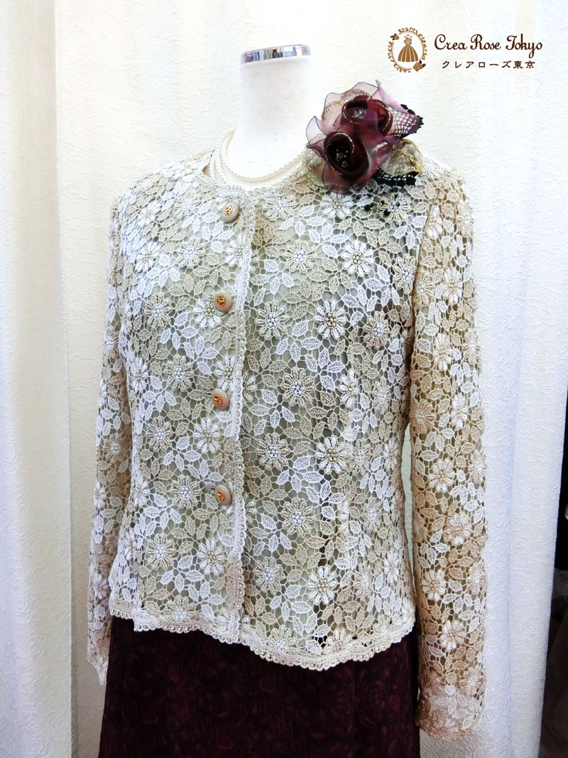 【ビバリーコサージュ：ボルドーブラック】ジャケットが映えるブーケフラワー