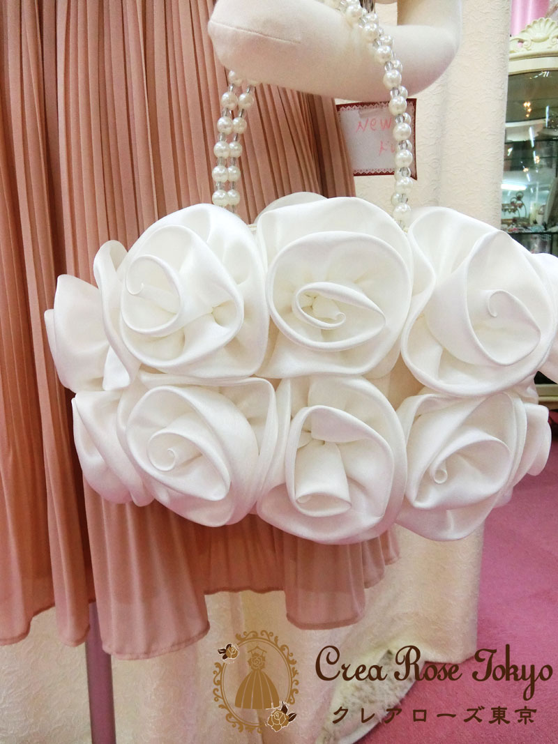 [ホワイトローズバック]とっても華やかなパーティバッグ