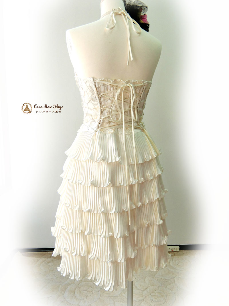 [エレーナスワン]フリルがゴージャスな華やかドレス